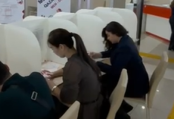 Молодежь Астаны сдала кровь для пострадавших пассажиров самолета, упавшего в Актау