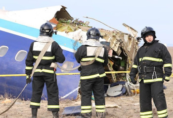 Ақтау маңындағы ұшақ апаты: 6 адамның тірі қалғаны белгілі