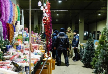 Рейды по контролю за продажей пиротехники продолжаются в Астане