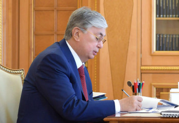 Тоқаев ұшақ апатынан зардап шеккендерді құтқарған қазақстандықтарды марапаттады