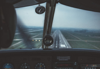 Бортта 161 жолаушы болған: Оңтүстік Кореяда тағы бір ұшақ апатты жағдайда қонды