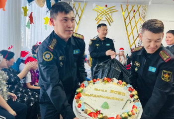 Дети военнослужащих встретили Новый год на утренниках в воинских частях