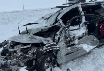 В Акмолинской области водитель, попавший в ДТП, погиб под колесами другой машины