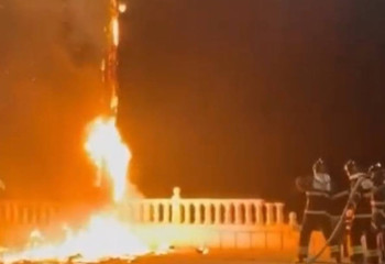 Ақтауда Жаңа жыл түнінде жасанды пальма ағашы өртенді