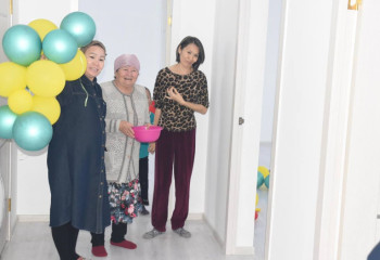 Ақтөбедегі Ойлы ауданында үй кезегіндегілер баспанаға ие болды