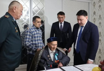 Түркістан облысында ғасыр жасаған қарияларға құрмет көрсетілді