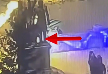 В обнимку с поэтом: желающих сфотографироваться на памятнике Абаю и Пушкину иностранцев задержали в СКО