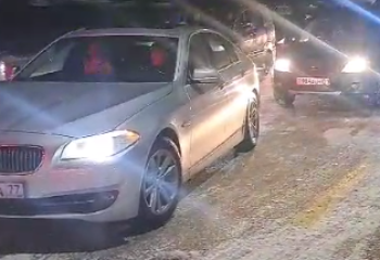 На трассе в Карагандинской области скопилось около тысячи автомобилей