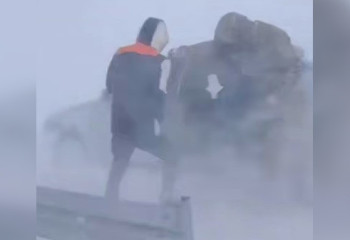 В области Жетысу сотрудники МЧС спасли 11 пассажиров застрявших в заносах авто