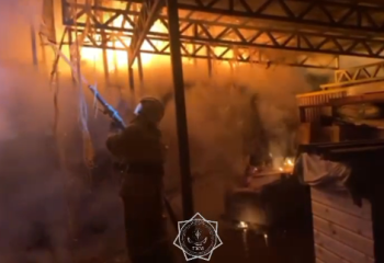 В Талгаре произошел пожар в бане с переходом на дом