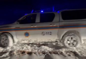 Спасатели вызволили путников из снежного плена в Костанайской области