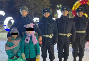 Гвардейцы вернули родителям двух пропавших девочек в Петропавловске