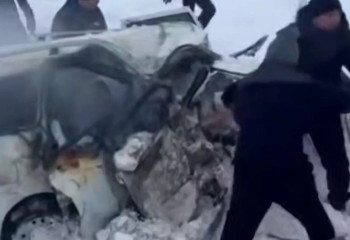 Ұлытау облысында жантүршігерлік жол апатынан үш адам қаза тапты