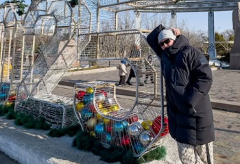 В Конаеве проведут аудит расходов на новогоднее оформление после критики горожан