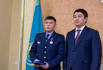 Ұшақ апатының салдарын жоюға қатысушылар мемлекеттік наградалармен марапатталды
