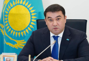 Новый аким Туркестанской области провел первое рабочее совещание