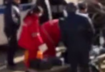 В Актау найдено тело мужчины на скамейке у жилого дома