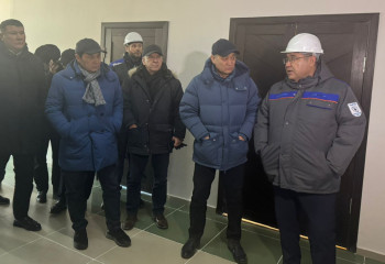 Депутаты Мажилиса ознакомились с ходом строительства гибридной электростанции в Жанаозене