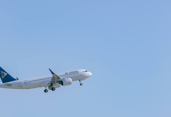 Летевший из Алматы в Анталью самолет совершил посадку в аэропорту Актау из-за неисправности