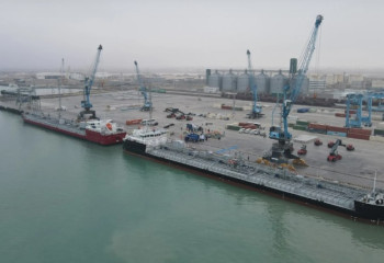 В порту Актау началось строительство контейнерного хаба для укрепления международной логистики