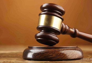 Град в Астане повредил автомобиль: владелец подал в суд на СТО, где стояла машина