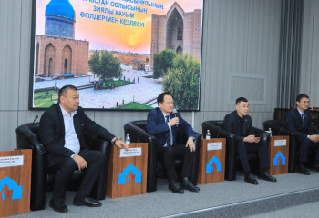 Түркістандық зиялылар қалаға ерекше мәртебе беру туралы заңмен танысты