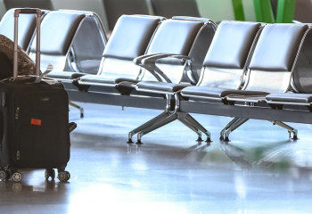 Мошенники выдают себя за аэропорт и предлагают «распродажу невостребованного багажа» за 1099 тенге