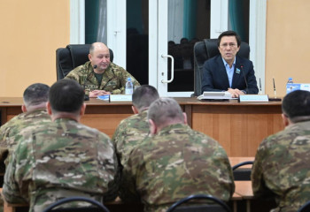Депутат Мажилиса Парламента встретился с личным составом регионального командования 