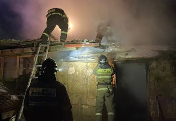 Семь газовых баллонов вынесли из пожара в  Жезказгане