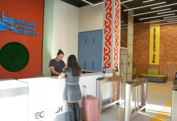 Еуразия университетінің студенттері заманауи жатақханаға орналаса бастады (ФОТО)