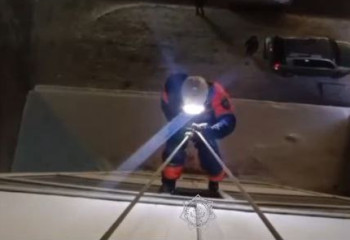 Жезқазғанда пәтерде қамалып қалған екі бала құтқарылды