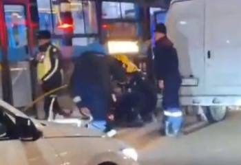 Алматыда жас жігітті тролейбус қағып, мерт болды