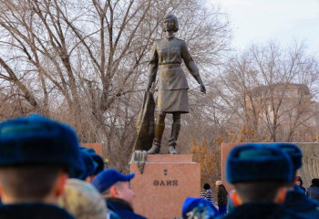 В Актобе почтили память Алии Молдагуловой