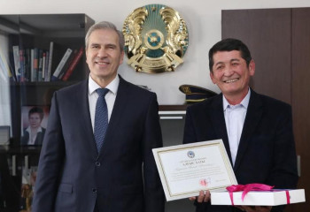 Алматы әкімі қоғамдық автобус жүргізушісіне қамқорлығы үшін алғыс білдірді