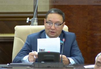 Көлікті 5 минут қыздыру қисынсыз:  депутаттар заңға қарсы шықты