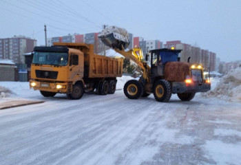 Астанада 2 600-ден астам жол жұмысшы қар күреуге шықты