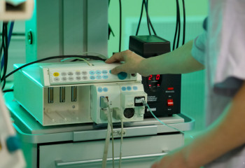 Қайын інісі жеңгесіне бауырын берген