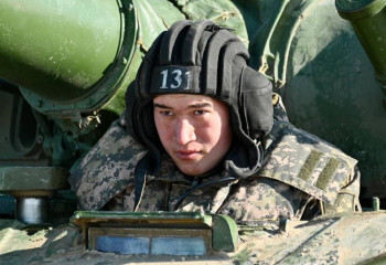 Отандық танкистер Т-72 танкін жүргізу дағдыларын жетілдіруде