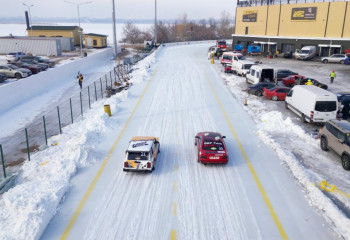 В Конаеве проходит зимнее дрифт-шоу