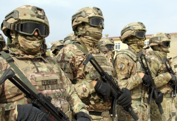 Арнайы операциялар күштерінің әскери қызметшілері кәсіби мерекесін атап өтіп жатыр