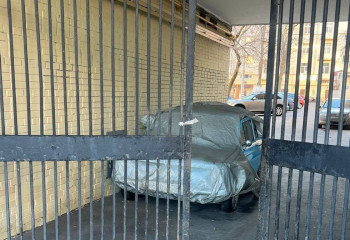 Танымал актердің көлігінен әйелдің мәйіті табылды