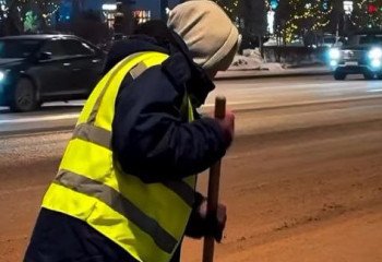 Астана көшелерін 300-ден астам жұмысшы қардан тазалап жатыр