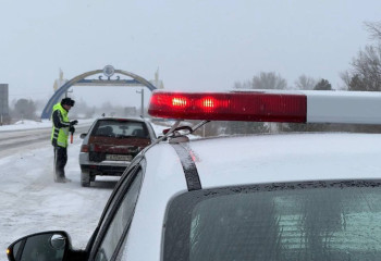 Непогода в Казахстане: ограничения на дорогах ввели в разных регионах