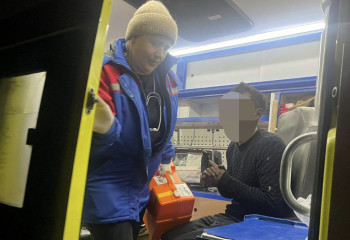 ТЖМ қызметкерлері жанып жатқан пәтерден бір адамды құтқарды