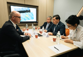 Chairman of the Agency for Civil Service Affairs of Kazakhstan participates in international meetings in Singapore