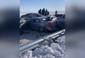 Массовое ДТП на трассе Караганда–Балхаш: столкнулись 19 автомобилей