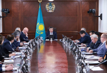 Бектенов поручил министерствам проработать предложения экспертов по реформированию налогово-бюджетной сферы