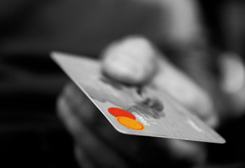 Елімізде темекі мен ішімдік сатып ала алмайтын банк картасы пайда болады