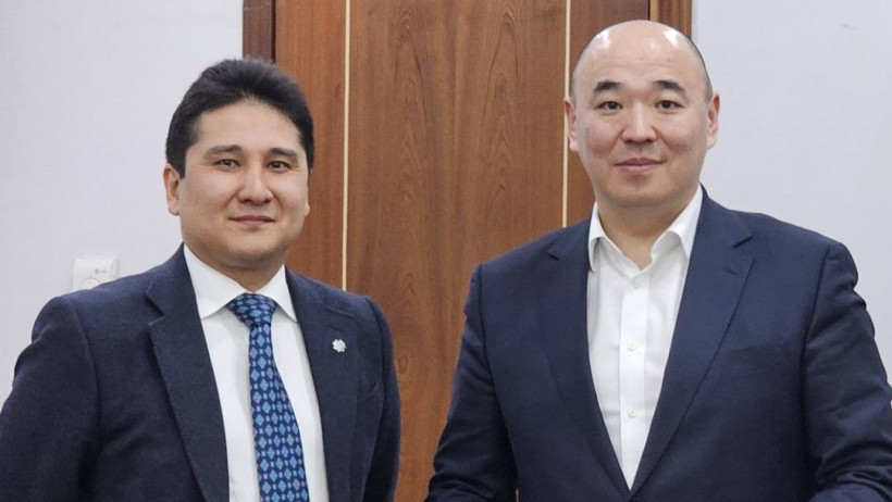  Өнеркәсіп және құрылыс министрі 