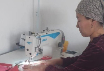 Көпбалалы ана мемлекеттік грант көмегімен тігін шеберханасын дөңгелетіп отыр